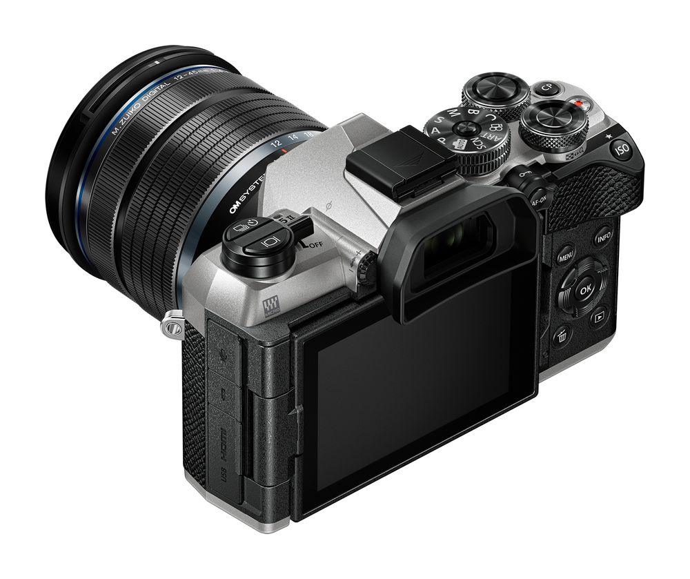 OM System OM-5 Mark II 12-45mm F4.0 PRO Kit Sølv